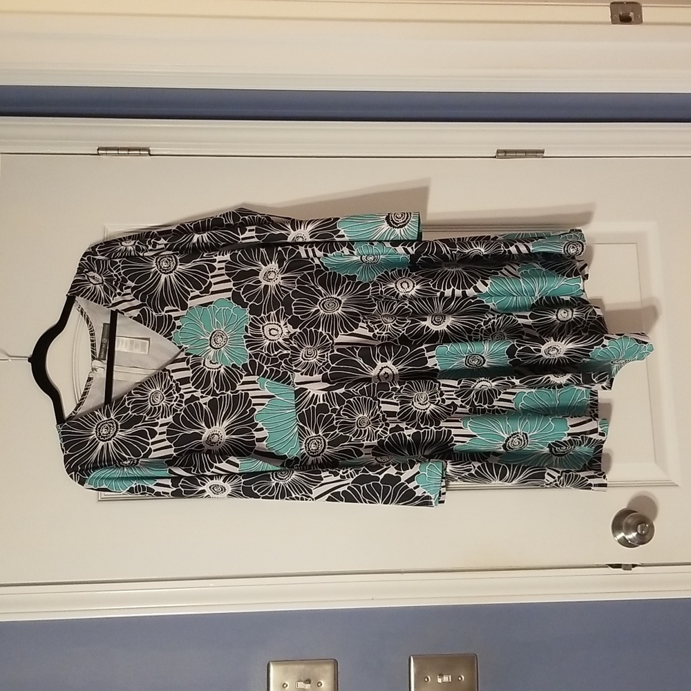 Signature Collection long sleeved floral dress